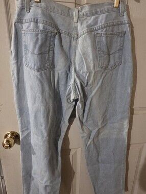 Light Wash Womens Jeans - Classic Straight Fit